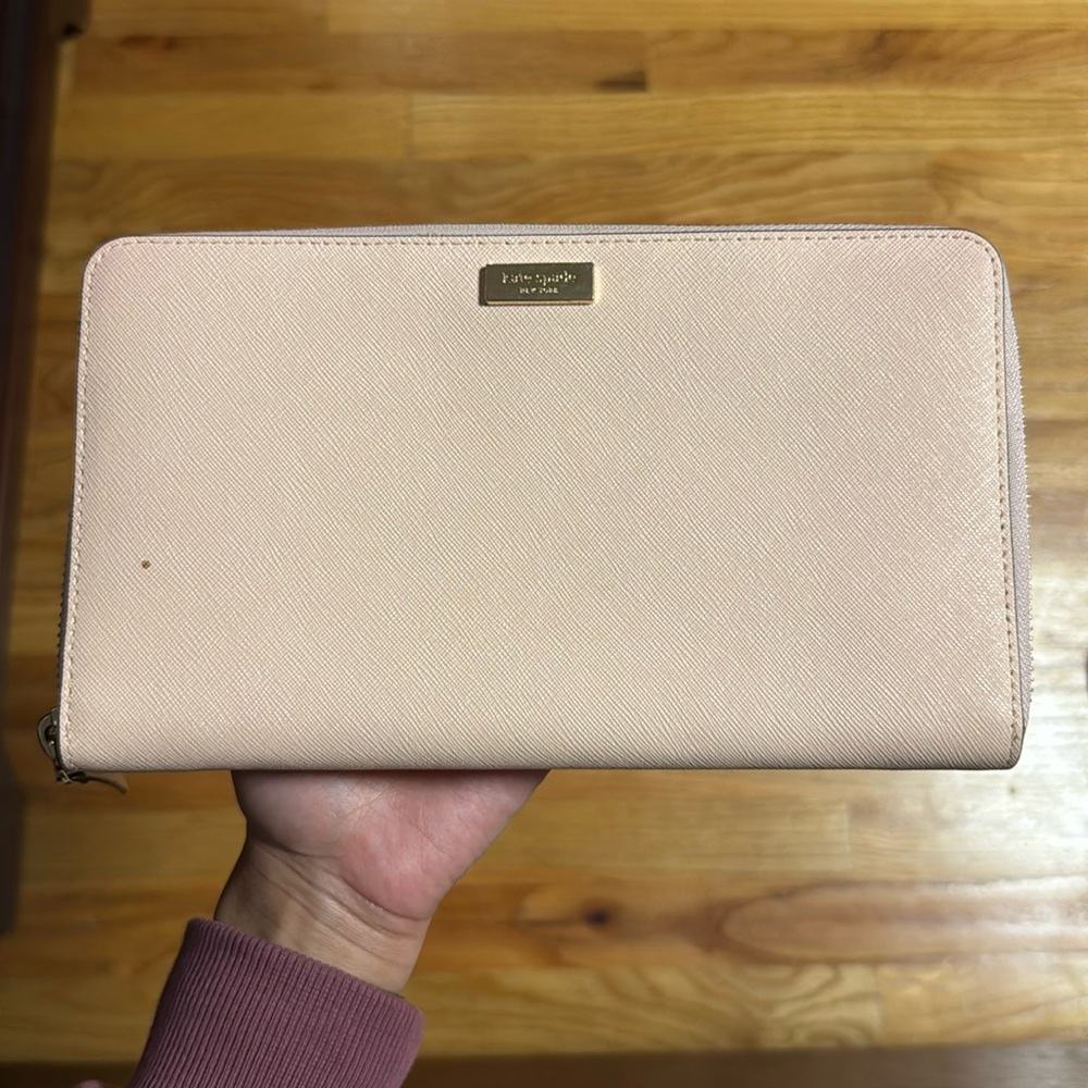 KATE SPADE TRAVEL WALLET